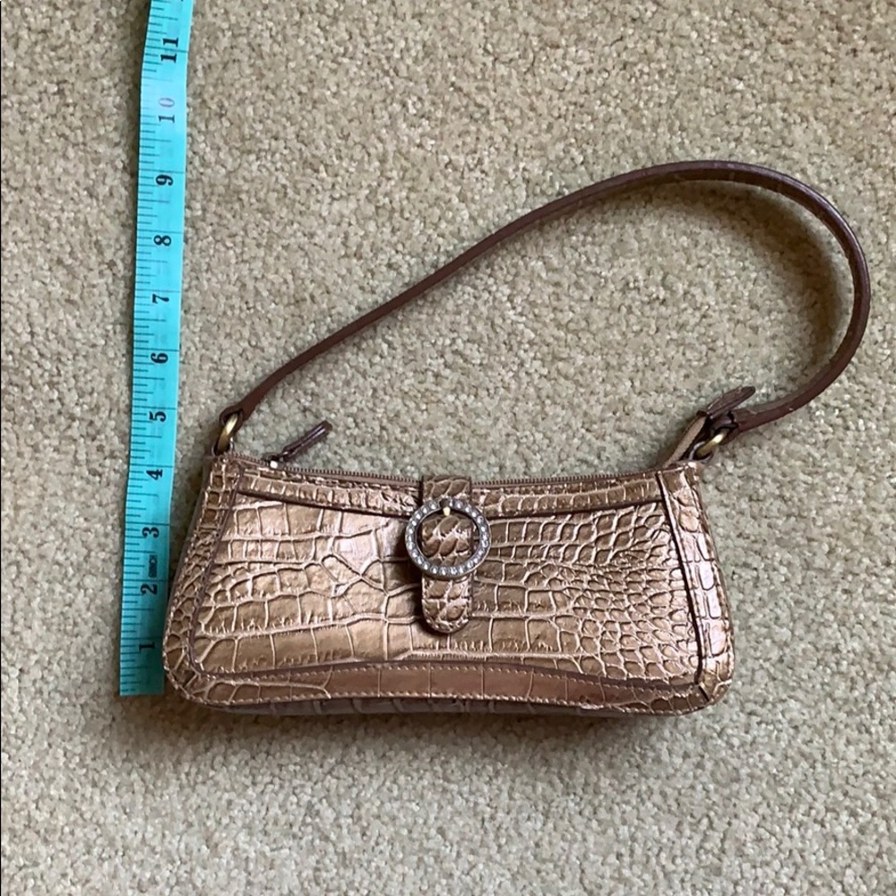 Gold Vinyl Purse - Picture 4 of 7